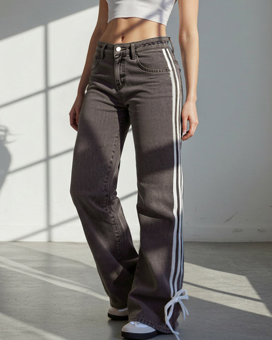 WIDE-LEG STRAIGHT LEG JEANS WITH SIDE STRETCH