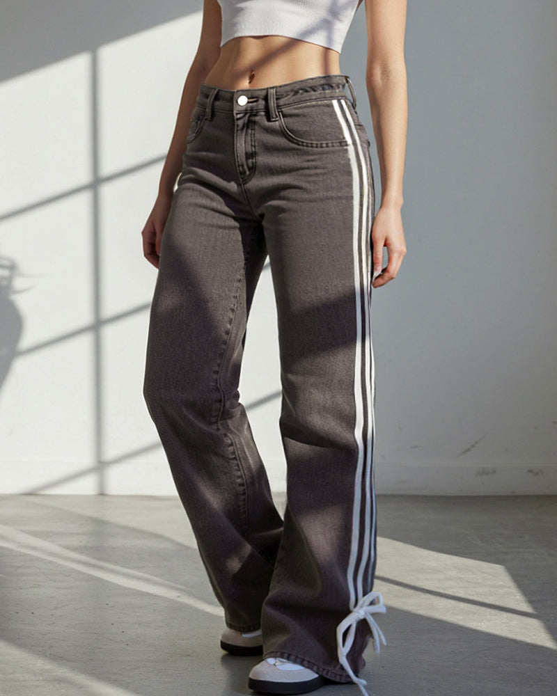 WIDE-LEG STRAIGHT LEG JEANS WITH SIDE STRETCH