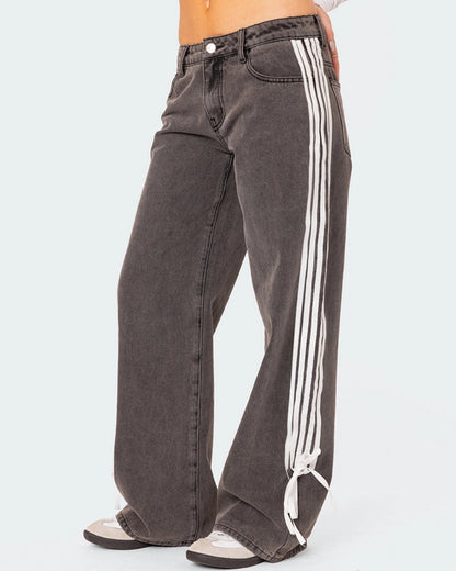 WIDE-LEG STRAIGHT LEG JEANS WITH SIDE STRETCH